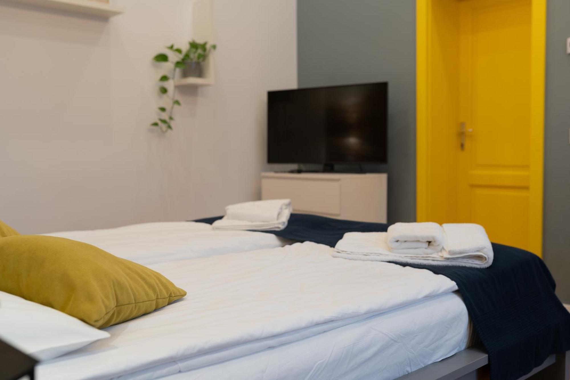 5 Star Luxury Studio-Old Town Center Cluj-Napoca Esterno foto